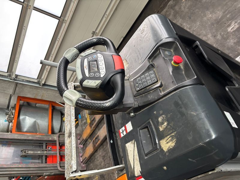 Still OPX-L20S &mdash; used warehouse equipment | Booster Lift