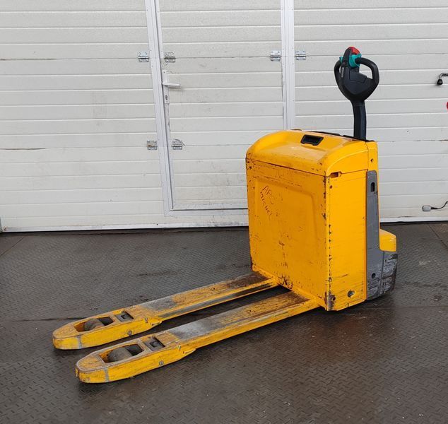 Jungheinrich EJE 116 1.6t/ 990h/ 250ah &mdash; used warehouse equipment | Booster Lift