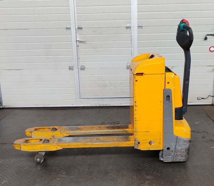Jungheinrich EJE 116 1.6t/ 990h/ 250ah &mdash; used warehouse equipment | Booster Lift