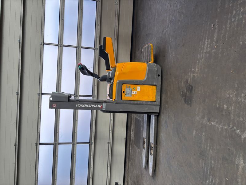 Jungheinrich ERC 216 &mdash; gebrauchte Stapler | Booster Lift