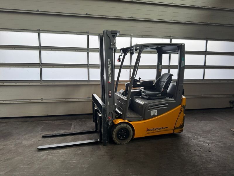 Jungheinrich EFG216k Triplex Lithium &mdash; gebrauchte Stapler | Booster Lift