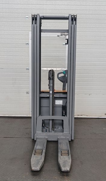 Jungheinrich EJC 214 5.35m/ Li-Ion/ 1025h &mdash; б/у складская техника | Booster Lift