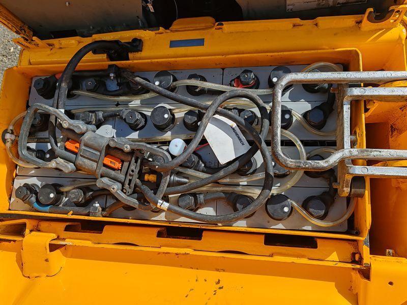 Jungheinrich ERE 225 2021y/ 1836mh &mdash; used warehouse equipment | Booster Lift