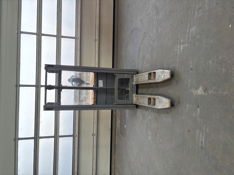 Jungheinrich EJC 112 Li-Lion &mdash; used warehouse equipment | Booster Lift