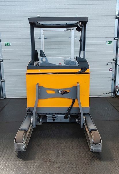 Jungheinrich ETV 214 9m/ 2020y/ 13432h &mdash; jazden&aacute; manipulačn&aacute; technika | Booster Lift
