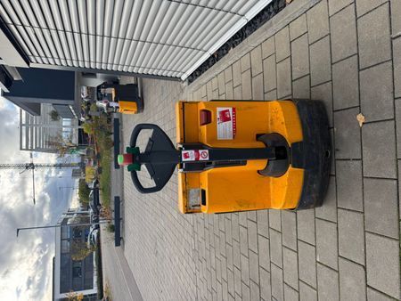 Jungheinrich EJE 116 Batterie aus 2020 &mdash; used warehouse equipment | Booster Lift