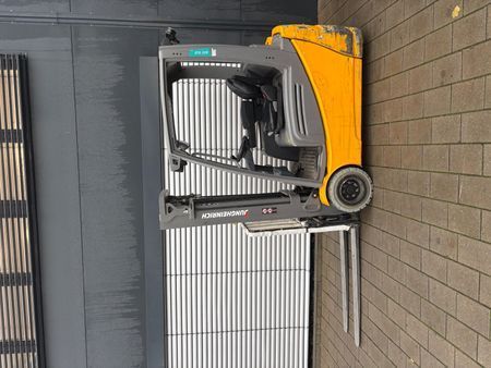 Jungheinrich EFG 220 464DZ &mdash; used warehouse equipment | Booster Lift