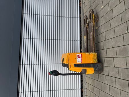 Jungheinrich EJE 116 Batterie aus 2020 &mdash; used warehouse equipment | Booster Lift
