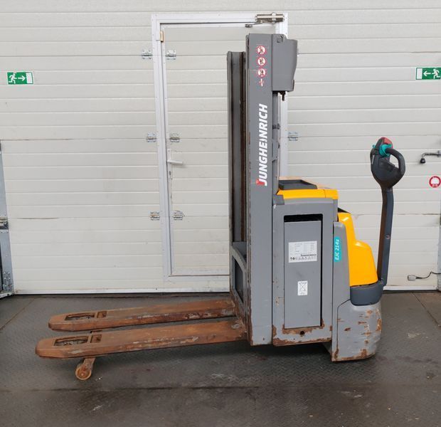Jungheinrich EJC 214z 2.5m/ 551mh/ initial &mdash; б/у складская техника | Booster Lift