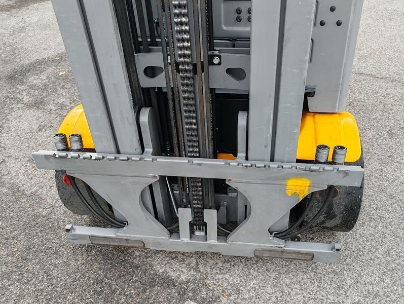 Jungheinrich EFG 320 4.8m/ 3728mh/ 4v &mdash; gebrauchte Stapler | Booster Lift
