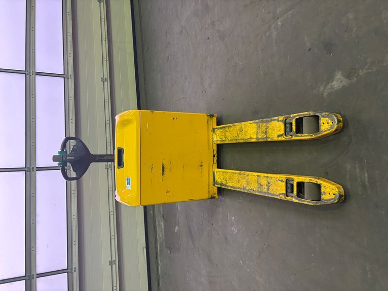 Jungheinrich EJE 114 Li-lon &mdash; used warehouse equipment | Booster Lift