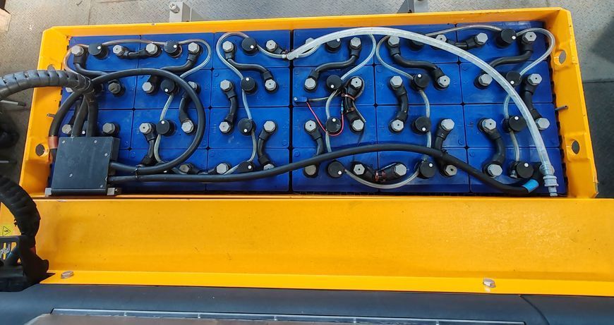 Jungheinrich ETV 214 9m/ 2020y/ 13432h &mdash; jazden&aacute; manipulačn&aacute; technika | Booster Lift