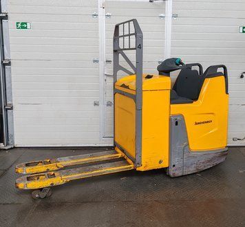 Jungheinrich ERE 225 2021y/ 2305mh &mdash; вживана складська техніка | Booster Lift