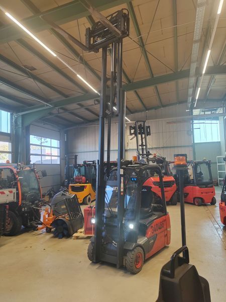 Linde E16L-02 &mdash; gebrauchte Stapler | Booster Lift