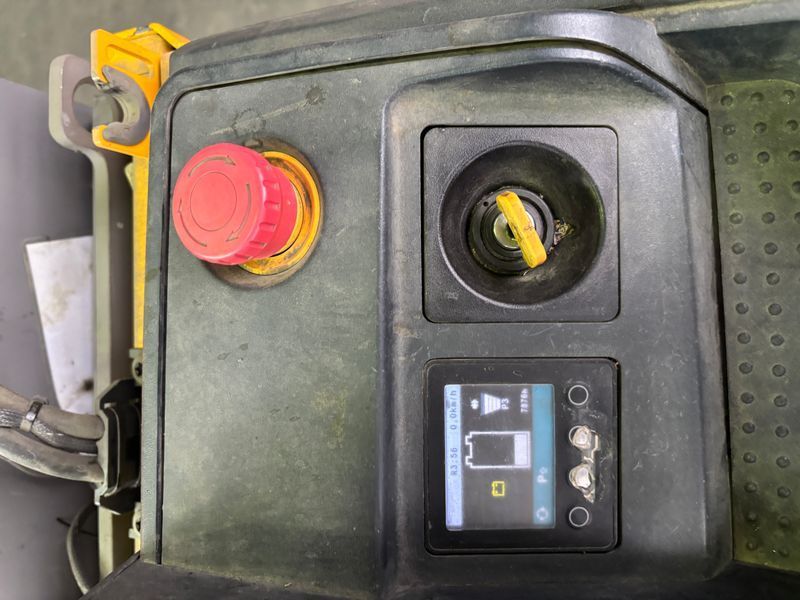 Jungheinrich ERE 225 Li-lon &mdash; gebrauchte Stapler | Booster Lift
