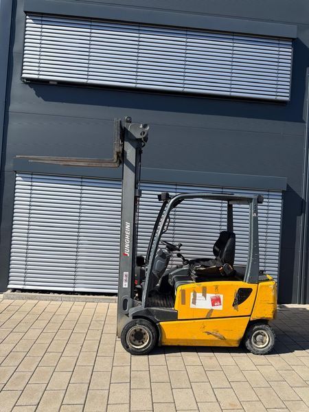 Jungheinrich EFG VAC 20 &mdash; вживана складська техніка | Booster Lift