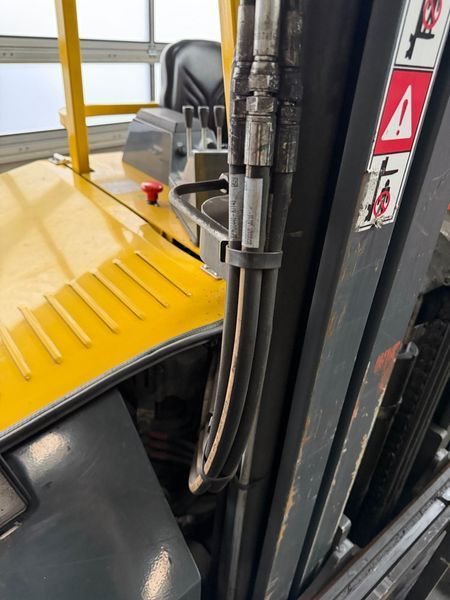 Combilift CBE-3000 BJ:2022 &mdash; used warehouse equipment | Booster Lift