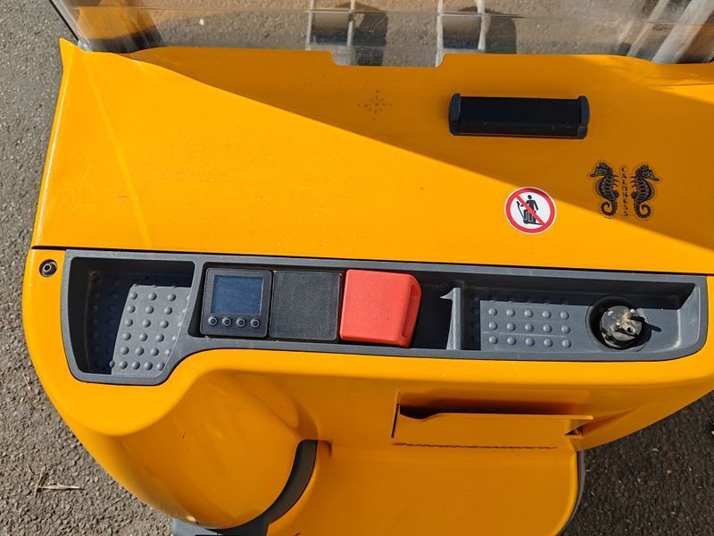 Jungheinrich EJC 216 5.25m / batt 2021 &mdash; used warehouse equipment | Booster Lift