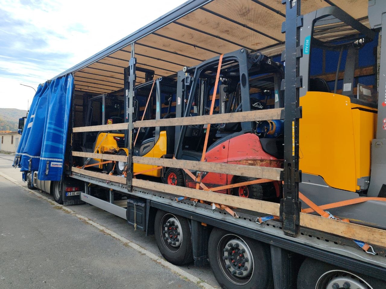 New Arrival of Used Jungheinrich and Linde Forklifts at Warehouse in Germany